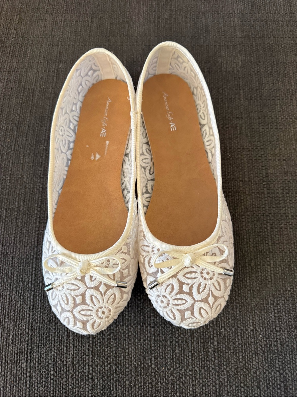 American Eagle Outfitters Cream Floral Lace Ballet Flats with Bow